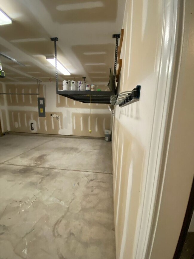 Building Photo - Beautiful 4 Bedroom in Cane Bay