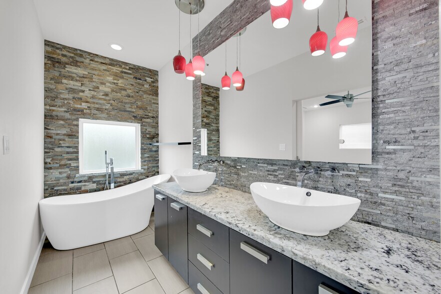 Building Photo - 6732 N 4th St