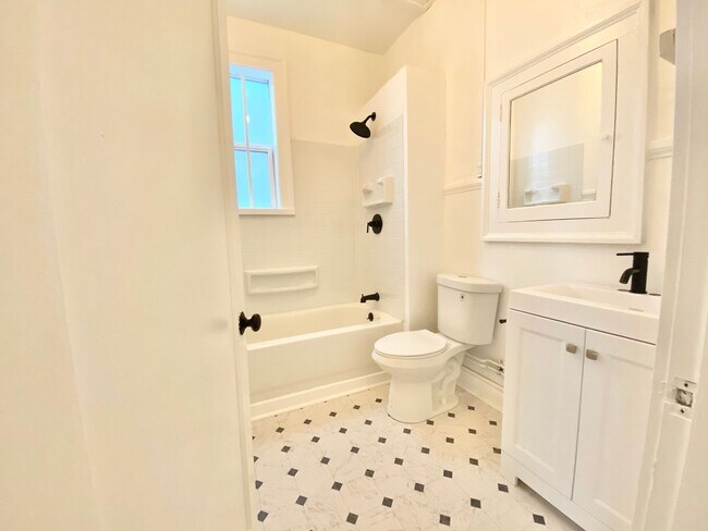Interior Photo - Buena Vista
