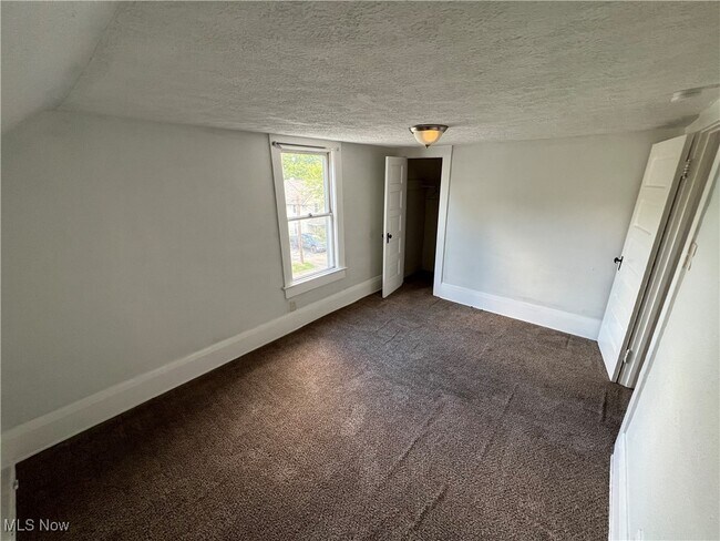 Building Photo - 2286 6th St SW