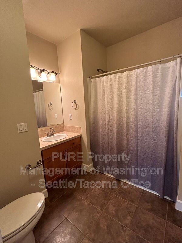 Building Photo - 16801 140th Ave E