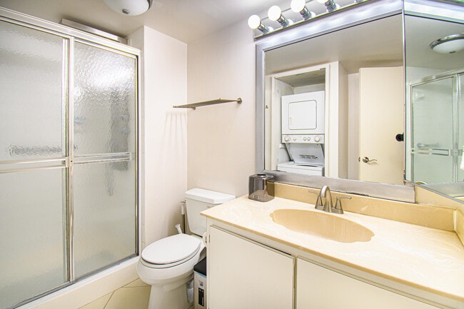 Building Photo - 8334 Cypress Ln