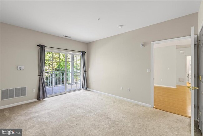 Building Photo - 224 Breeders Cup Dr