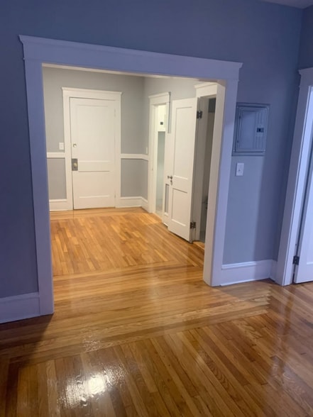 Building Photo - 110 High St