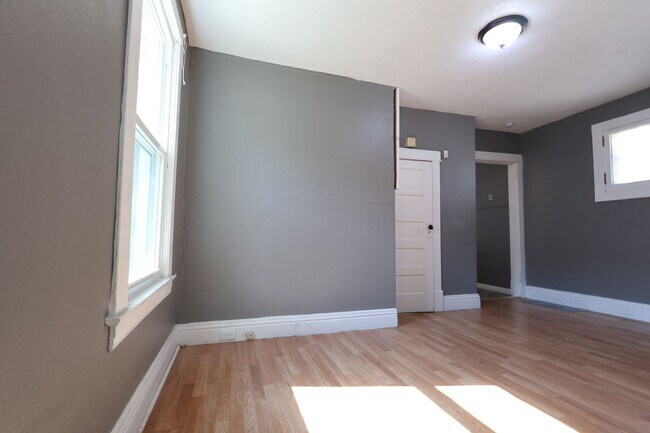 Building Photo - 3 Pohlman Ln