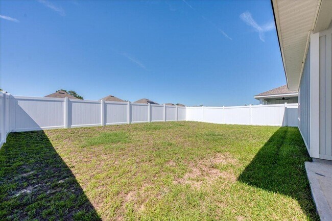 Building Photo - 210 Lyla Ln