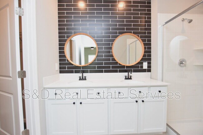 Building Photo - 427 Cool Summer Ln
