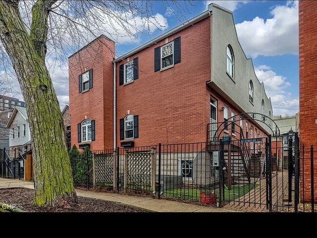 Building Photo - 1733 W Crystal St