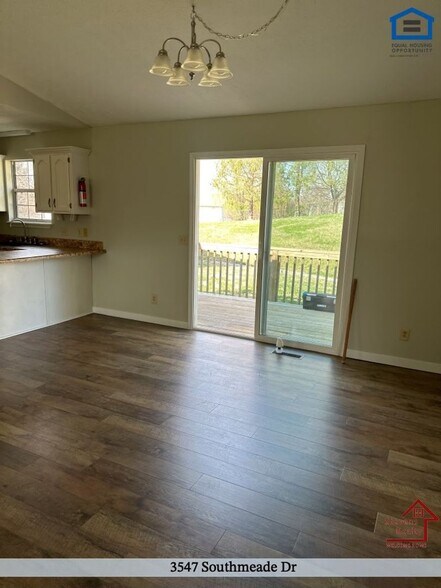 Building Photo - 3547 Southmeade Dr