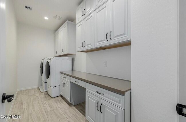 Building Photo - 2931 Madison Vistas Dr