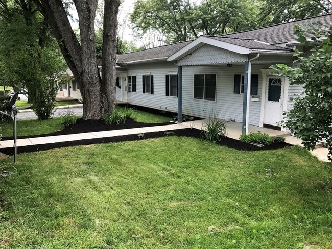 front yard view - 18 Mozart Ave