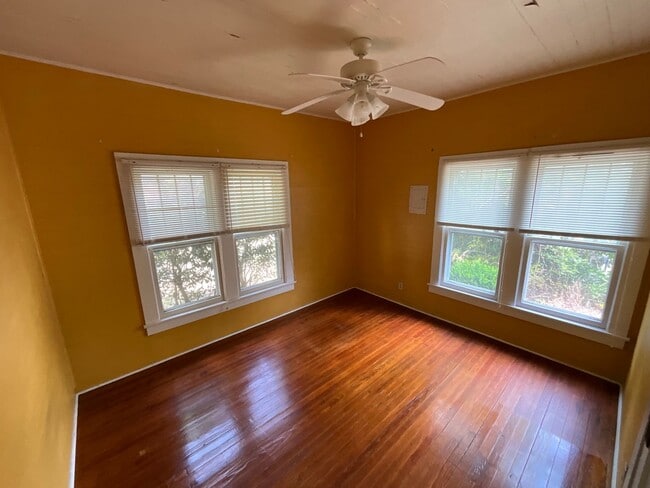 Building Photo - 3/1 Hilltop Cottage with Fruit Trees in the Heart of Chattahoochee