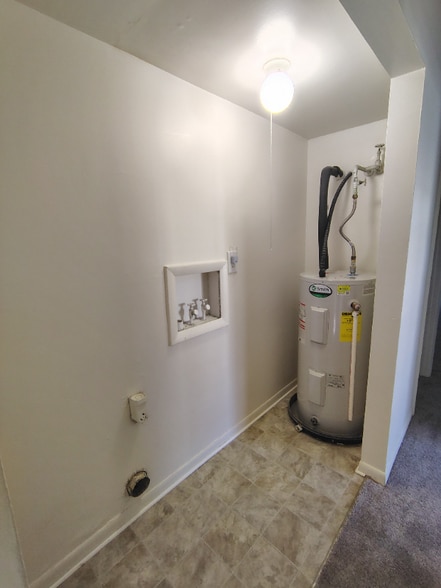 Building Photo - 600 Reusens Rd