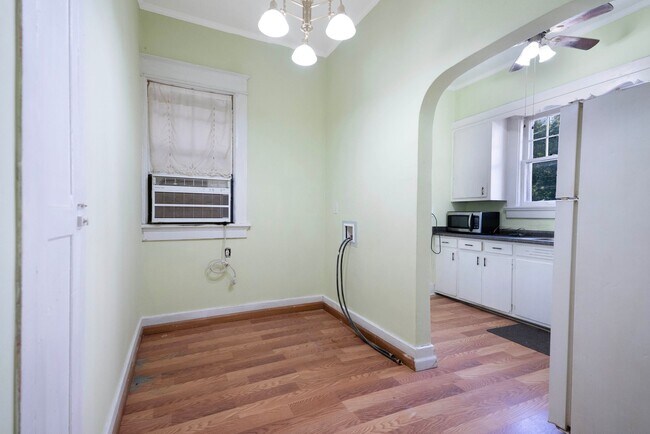 Building Photo - Charming Historic 2BR Apartment with Garag...