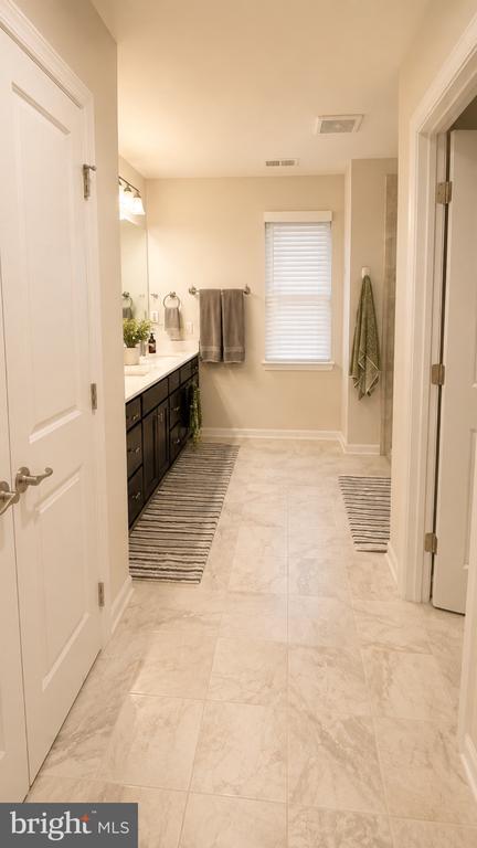 Building Photo - 41857 Wind Dancer Ct