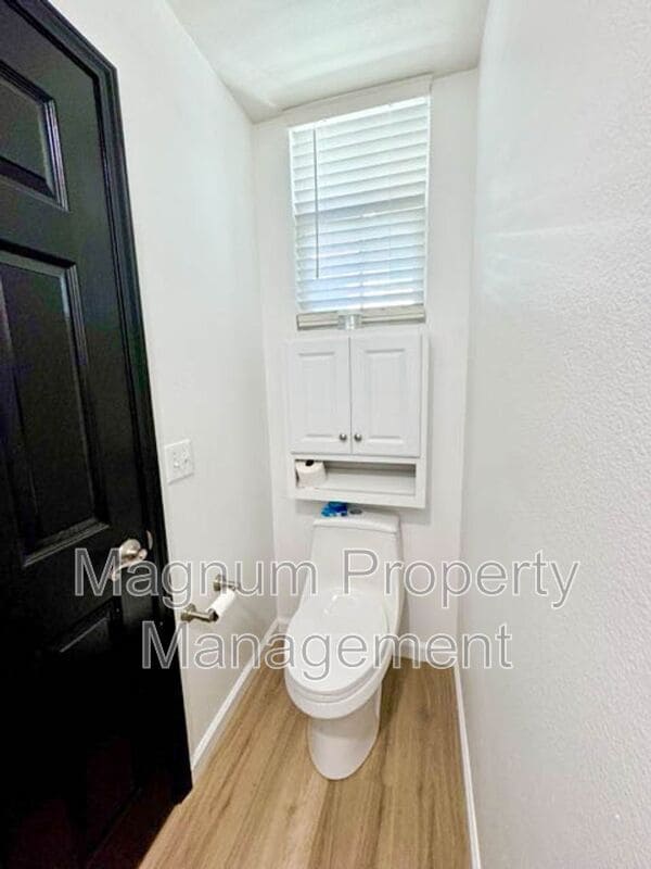 Building Photo - 33620 Willow Haven Ln