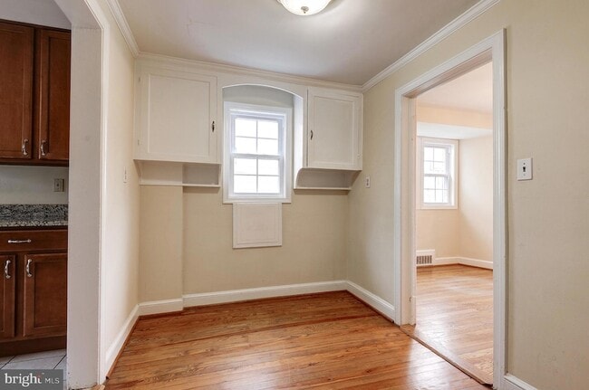 Building Photo - 1300 N Taylor St