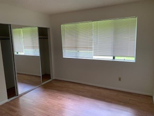 Building Photo - Hidden Valley Estates - 2 bdrm / 1 bath / 2 parking