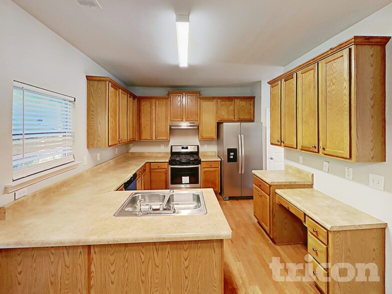 Building Photo - 46 Crescent Woode Way
