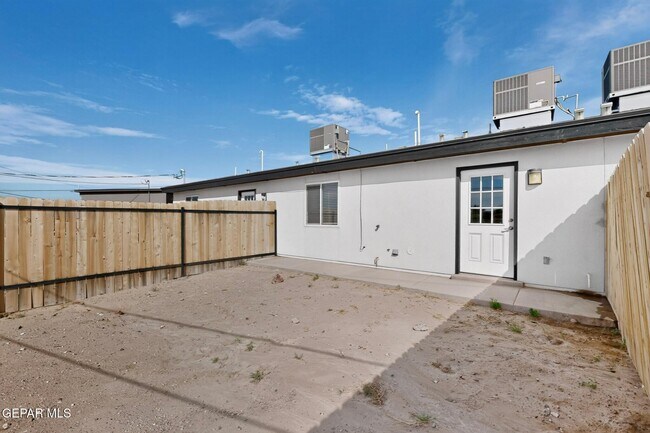 Building Photo - 1483 O Sullivan Dr