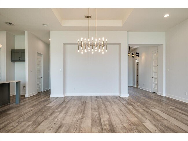 Building Photo - 523 Baldovino Skyway