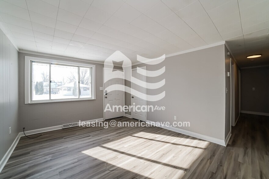 Building Photo - 625 E Pasadena Ave