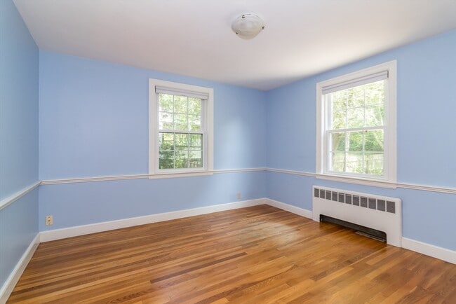 Building Photo - 15 Charles St