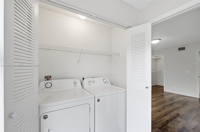 Building Photo - 437 Vista Isles Dr