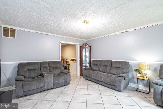 Building Photo - 9832 Buckner Rd