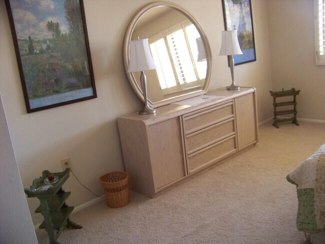 Building Photo - Great Home in Retirement  Community Furnished Vacation Rental