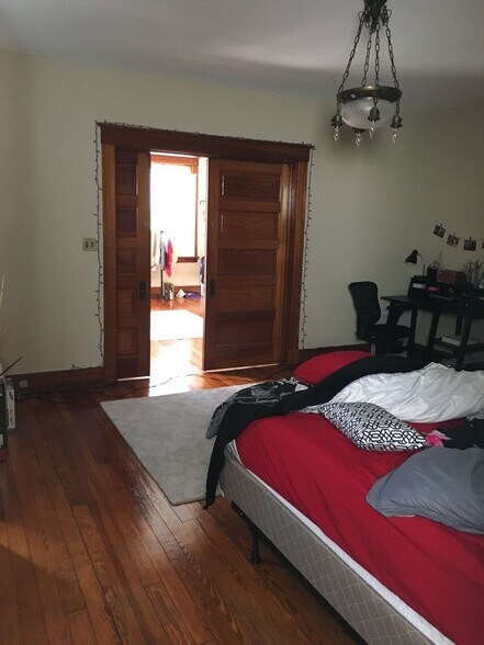 Building Photo - 2314 Ravine St