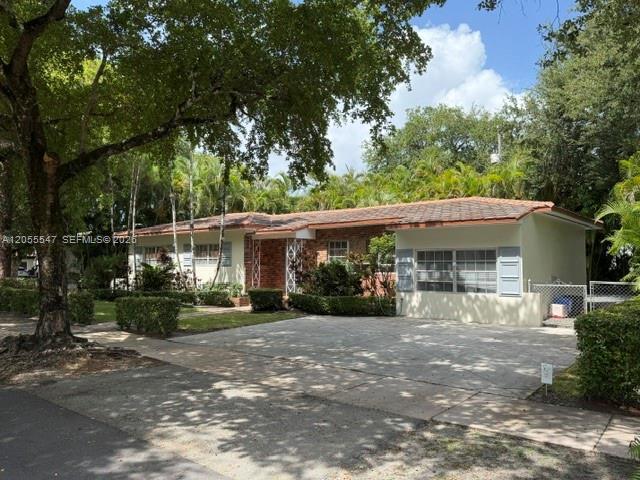 Building Photo - 828 Lorca St