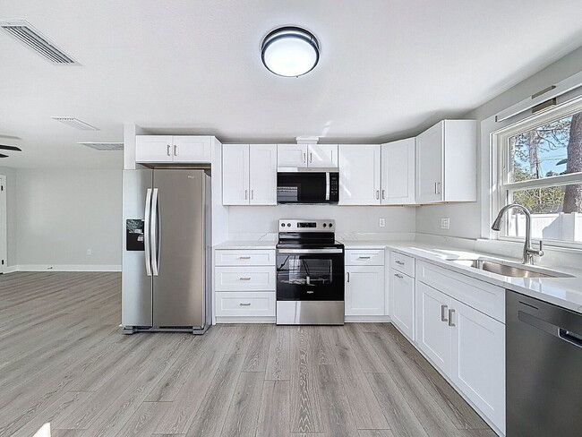 Building Photo - 768 49th Ave N