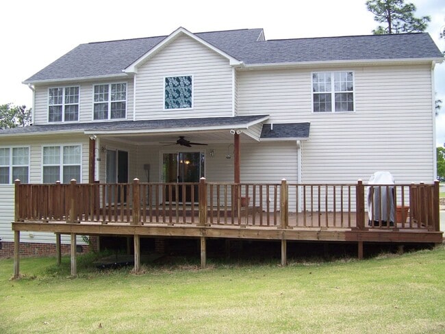 Building Photo - Spacious 4 Bed 2.5 Bath Home in Carolina Lakes