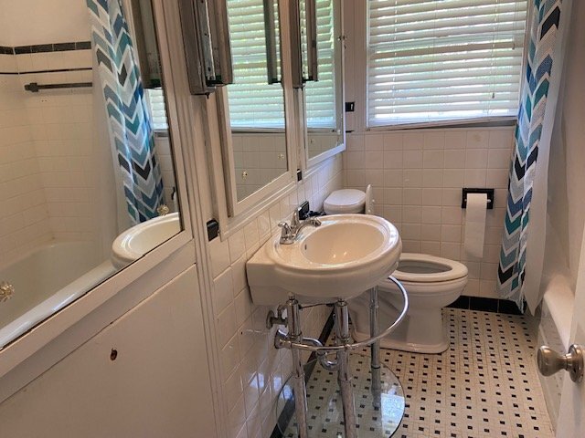 Building Photo - 220 Eastland Ave