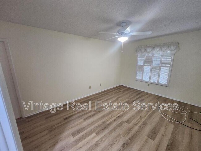 Building Photo - 2842 Highlands Blvd