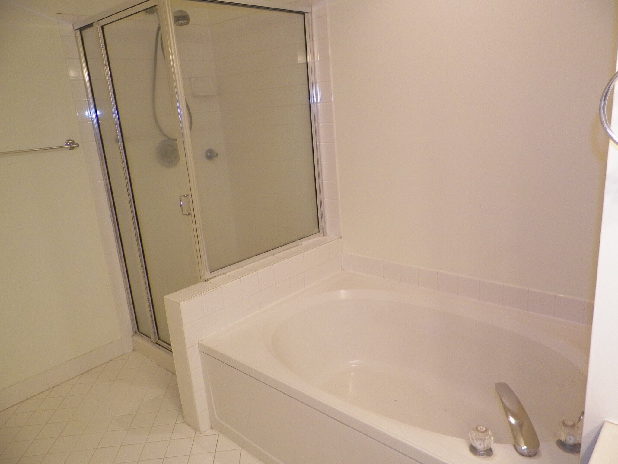 Building Photo - 5077 Rosewood Dr