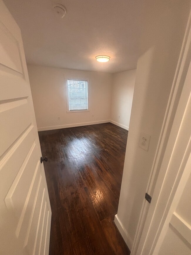 Building Photo - 408 S 3rd St