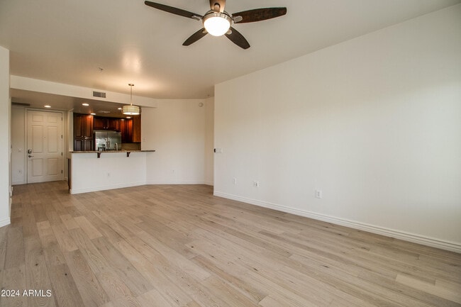 Building Photo - 5450 E Deer Valley Dr