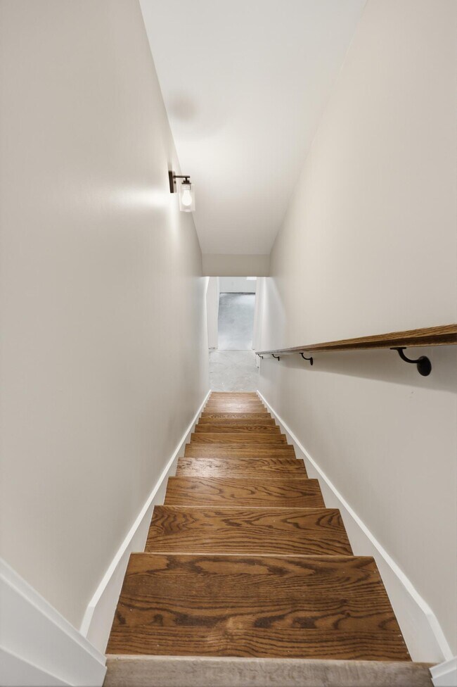 Building Photo - 238 Sugartree Ln