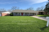 Building Photo - 1205 Tanglewood Dr
