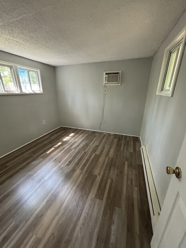Building Photo - 211 Cherry Tree Dr