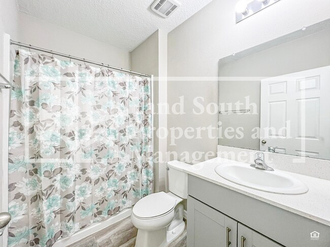 Building Photo - 5484 Siltstone St