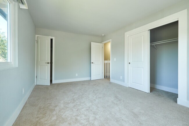 30th #1 bed2 (1) - 30th Ave Townhomes