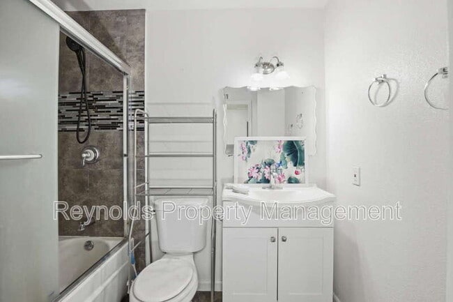 Building Photo - 3727 Byrd St