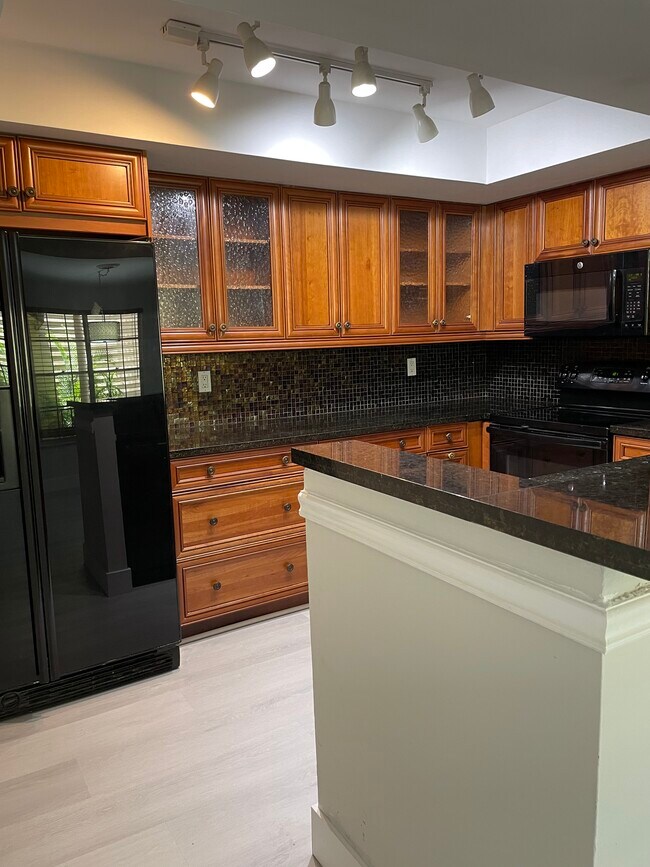 Building Photo - 5276 Buckhead Cir