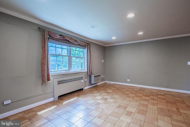Building Photo - 4374 N Pershing Dr