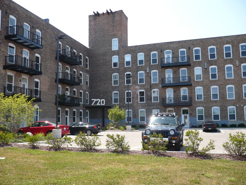 Riverbend Condominiums 720 Marquette St Racine WI 53404 Apartment