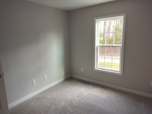 Building Photo - 1051 McKay Dr