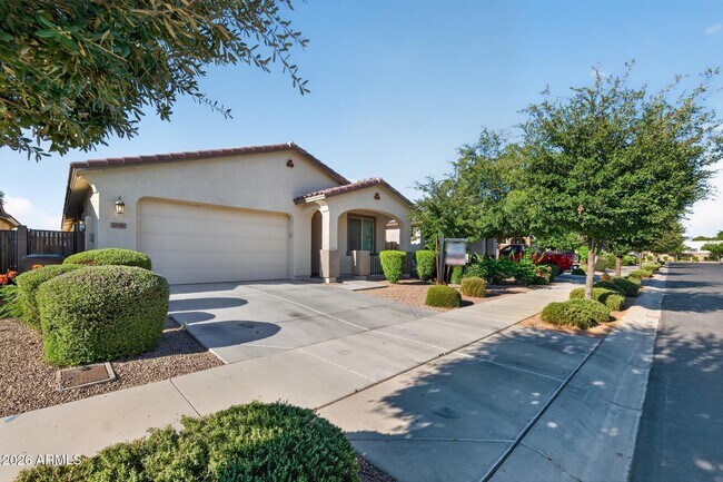 Building Photo - 20390 E Broadmoor Trail